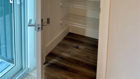 3126 W AZEELE STREET