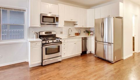 1359 W Hubbard Street