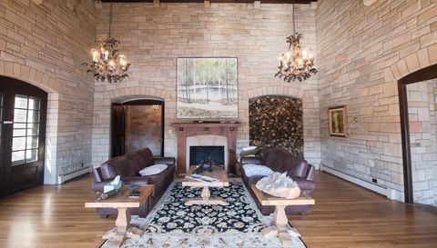 801 Pine Cone Trail N