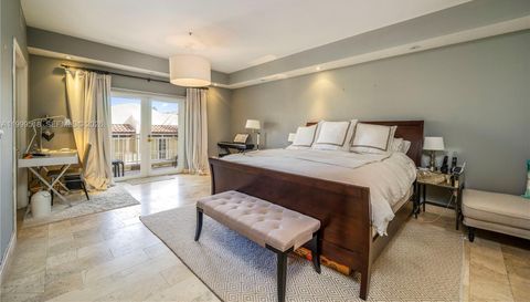 1413 Sunset Harbour Dr