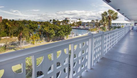 1850 S Ocean Dr APT 305