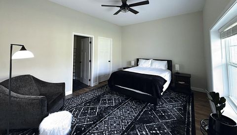 1118 Cross Pointe Dr