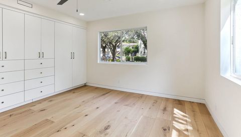 100 Edgewater Dr APT 142