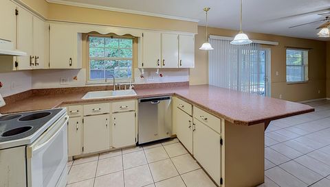 2301 NE 32nd Pl