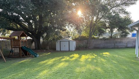 324 Leah Miller Dr NW