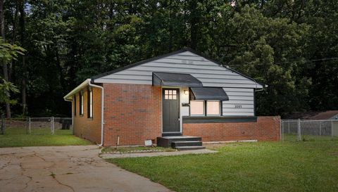 3005 Carr Ct