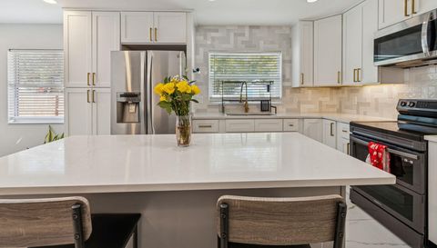 1102 E River Cove St