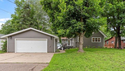 1725 White Cloud Drive N