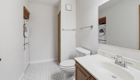 1425 W 28th Street W