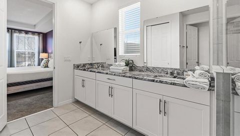 2009 TROPICAL PALMS CIRCLE