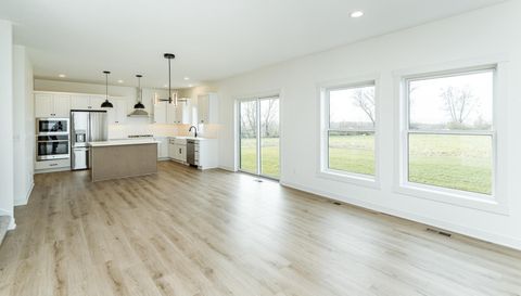 1816 Robinson Lane NE