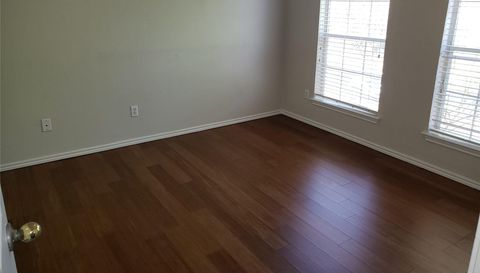 2205 Melissa Oaks LN