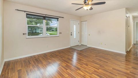 1399 Helliwell St NW