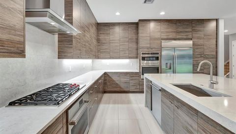 8299 Fishhawk Falls Court