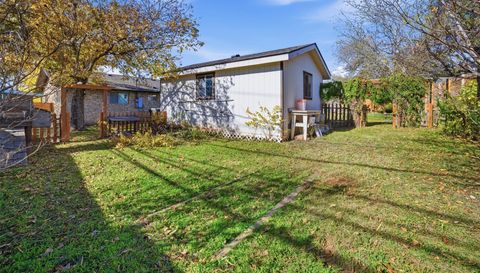 1609 Mesquite LN