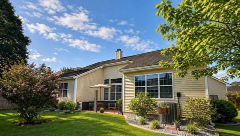 6114 Fieldstone Cir