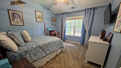 96 Oak Leaf Way