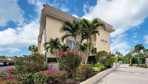 1400 Tarpon Center