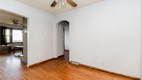 913 E Chain Of Rocks Road