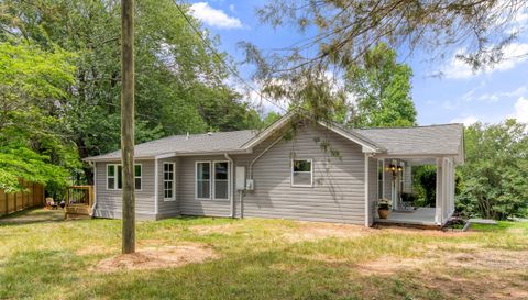 307 Wayside Dr