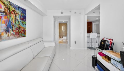 2711 N Ocean Dr