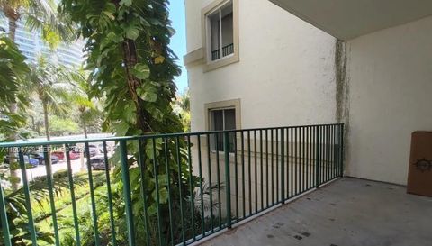 20000 E Country Club Dr