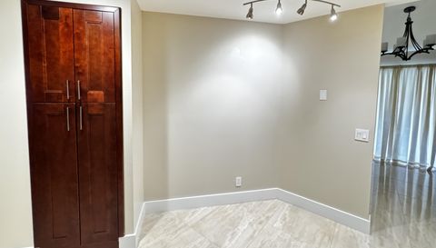 5520 Coach House Cir