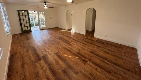 1119 NEWTON AVENUE S