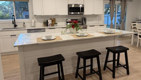 324 Leah Miller Dr NW