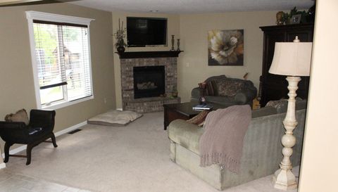 1027 Blackthorn Cove