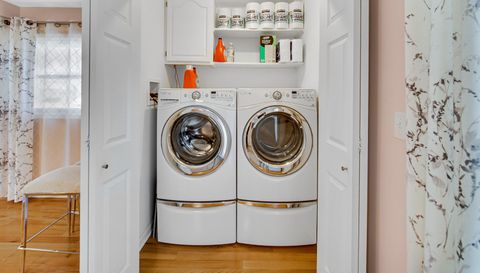 327 N Pershing Avenue