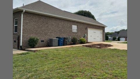 317 Thistle Ln