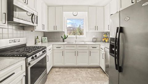 6611 Crooked Creek