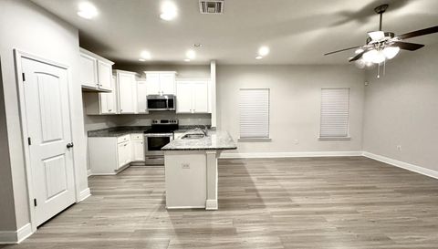 1868 Pointe Dr