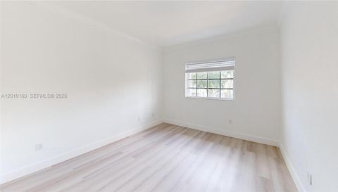 372 Ne 26th Pl