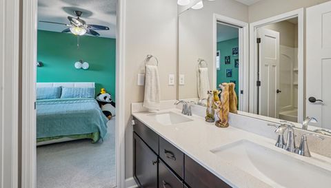 5928 Pinnacle Circle NE