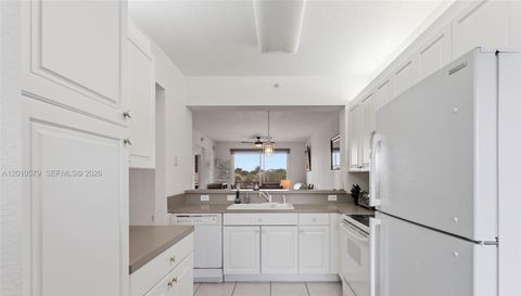7765 Yardley Dr