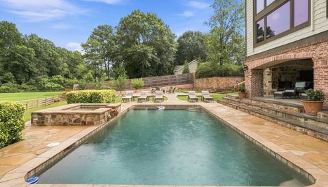 570 Creekwood Dr