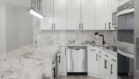 2198 N Oakbrook Circle