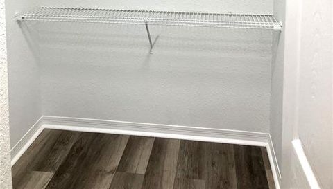 9738 Lake Chase Island