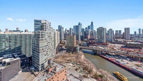 700 N LARRABEE Street