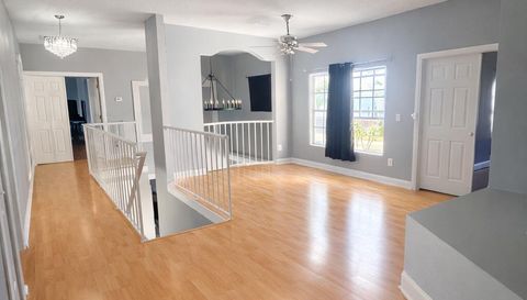 7823 Shane Ct
