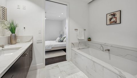 2408 Victory Park Ln