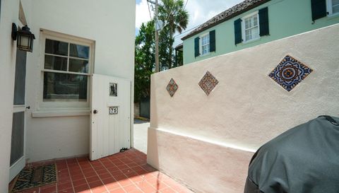 174 Avenida Menendez