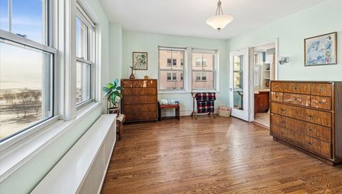 5555 N Sheridan Road