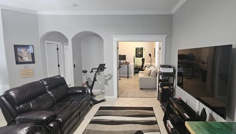 1884 Coconut Palm Cir