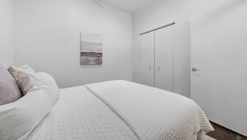 720 N LARRABEE Street