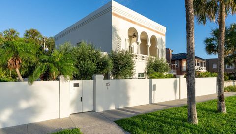 174 Avenida Menendez