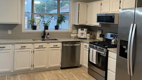 16915 Ardisia Dr