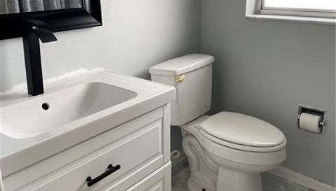 4600 King Palm Dr